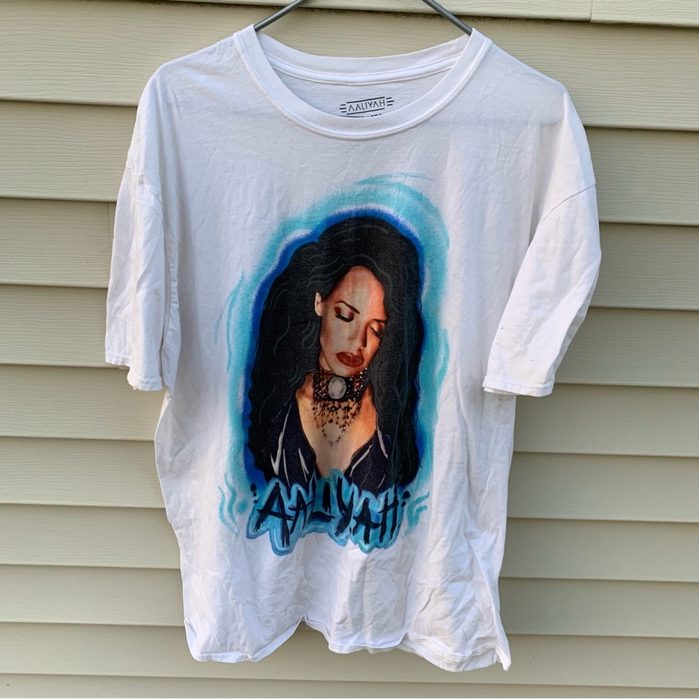 🚨LAST OFFER🔥AALIYAH VINTAGE TEE✨